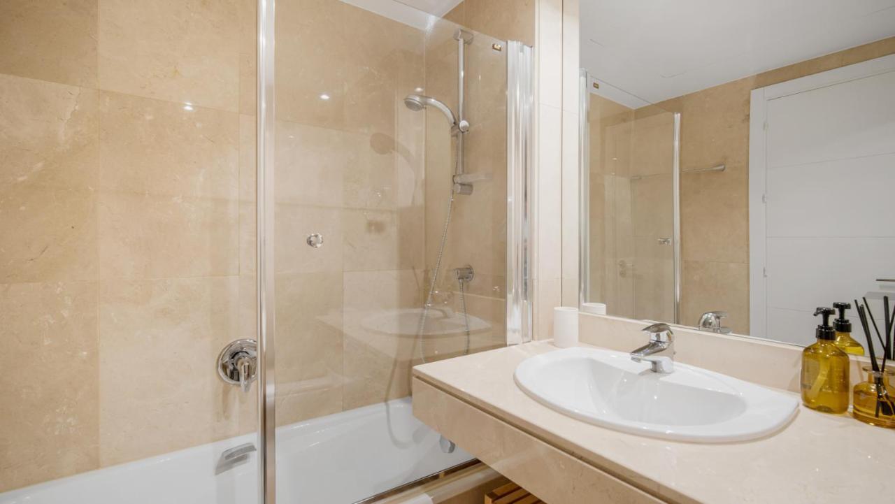 Beach-Line Apartment With 3 Bedrooms In Εστεπόνα Εξωτερικό φωτογραφία